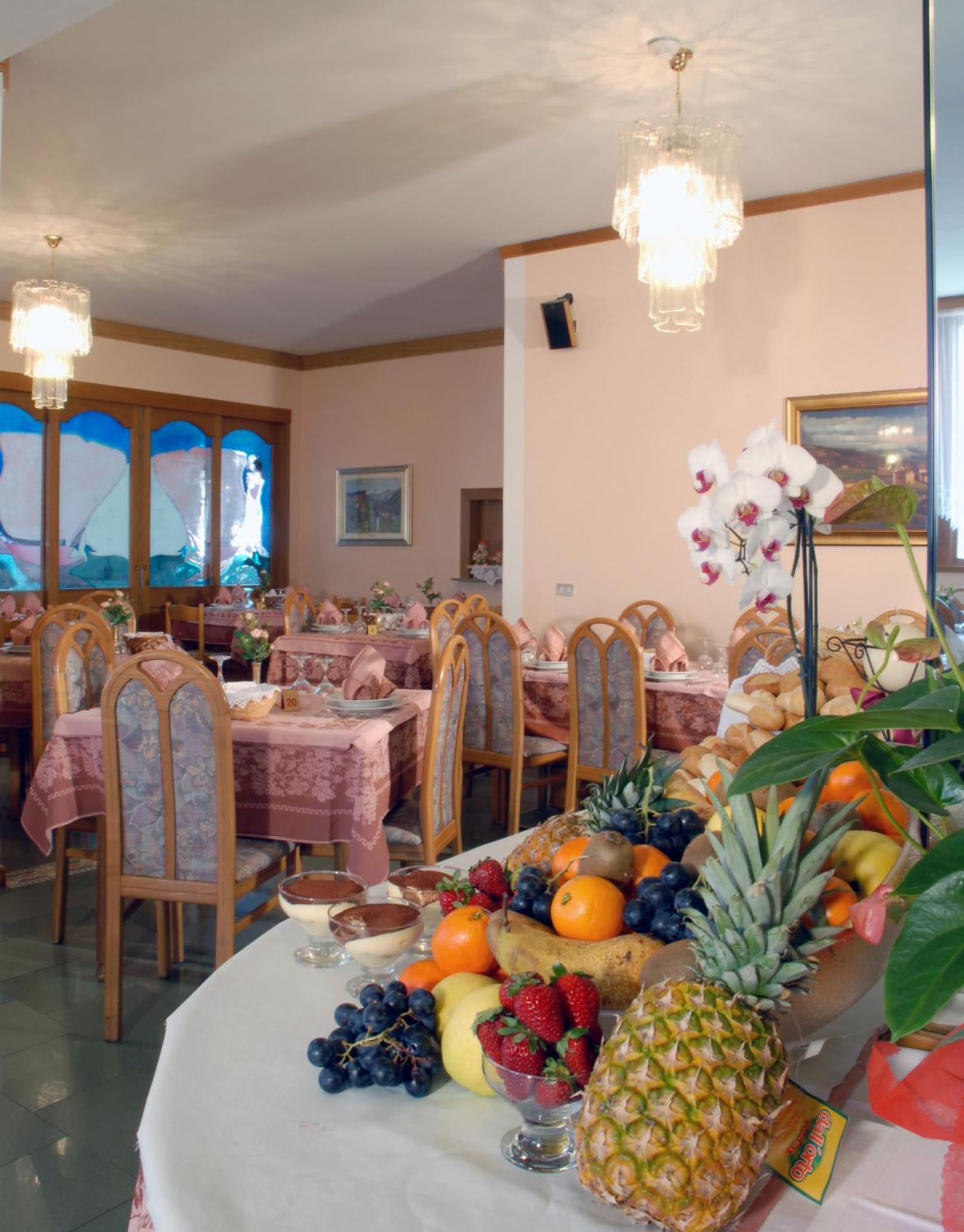 Hotel Sass Maor Fiera Di Primiero Luaran gambar