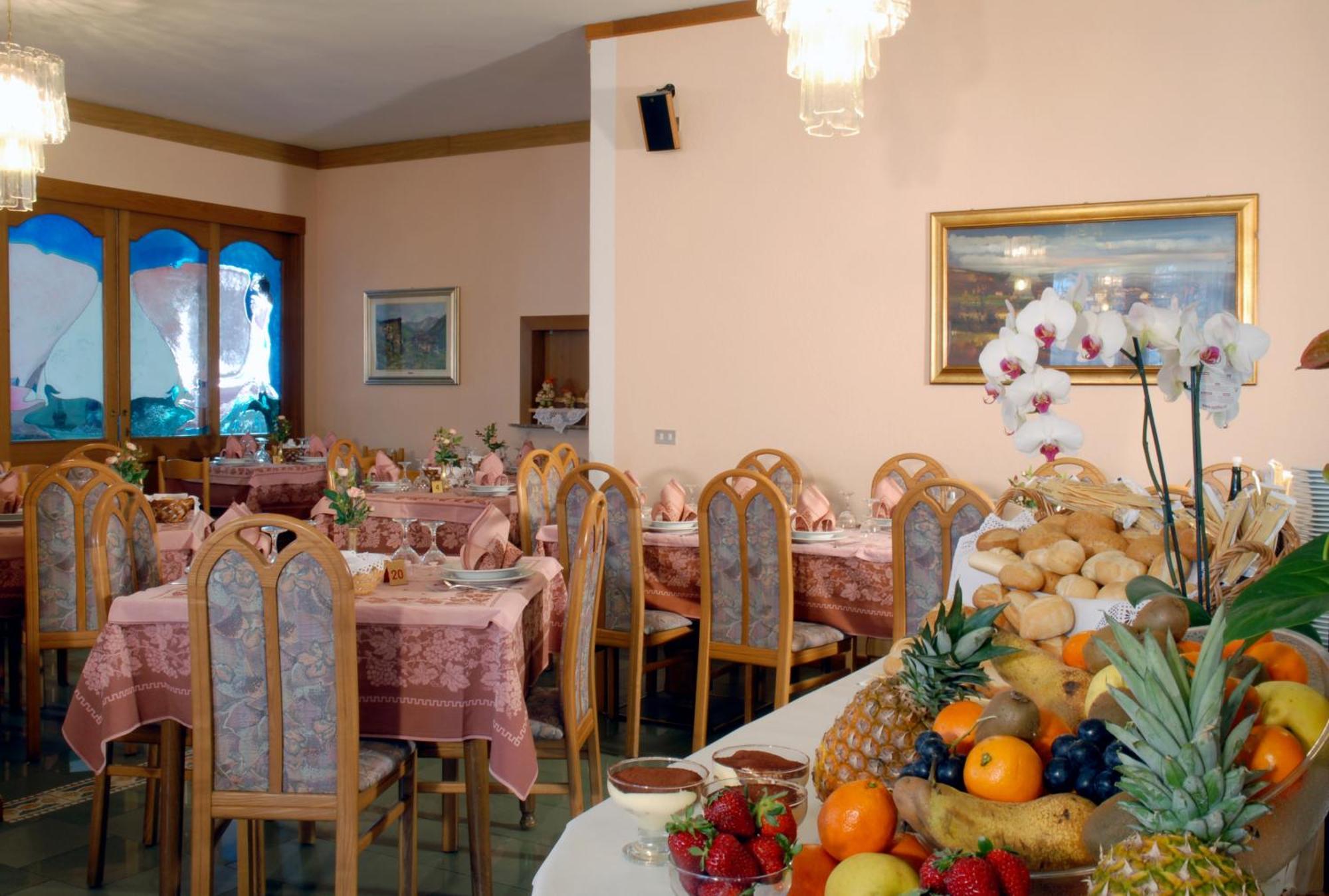 Hotel Sass Maor Fiera Di Primiero Luaran gambar