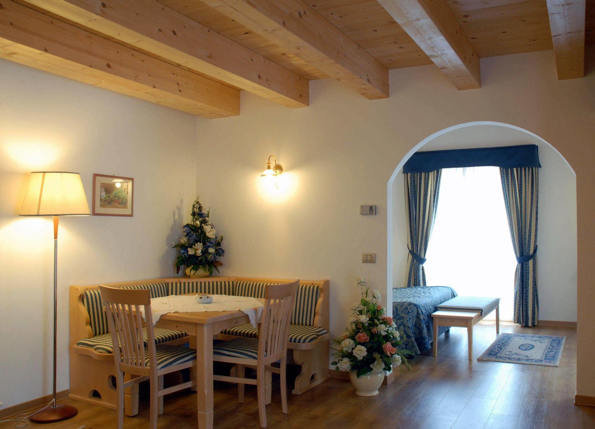 Hotel Sass Maor Fiera Di Primiero Luaran gambar
